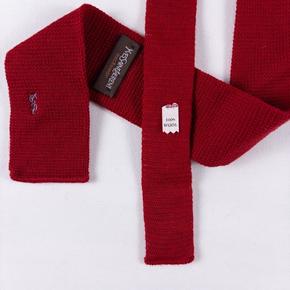Yves Saint Laurent Knit Tie Mens OS Red Wool Square End Vintage YSL Logo Sock